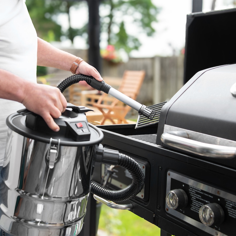 image 1 of VonHaus 15L Ash Vacuum Cleaner for Home or Workshop