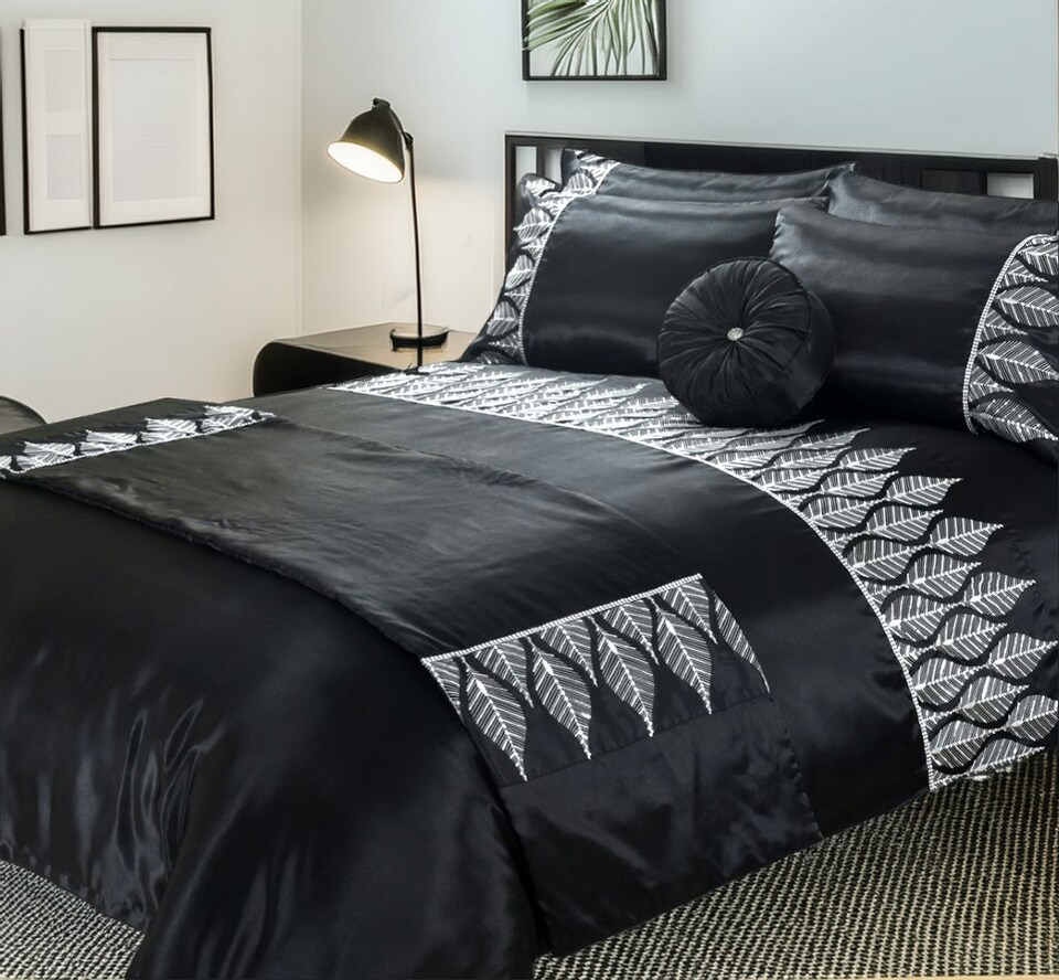 image 1 of Duvet Cover And Pillowcase Set Black And Silver Sequence Luxury Design Polyester Bed Linen Black | Black | King