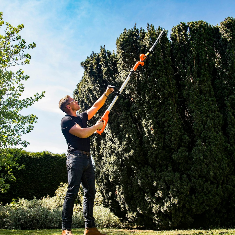 image 1 of Yard Force 20V 2.0Ah 45cm Cordless Telescopic Pole Hedge Trimmer - CR20 Range -LH C41A