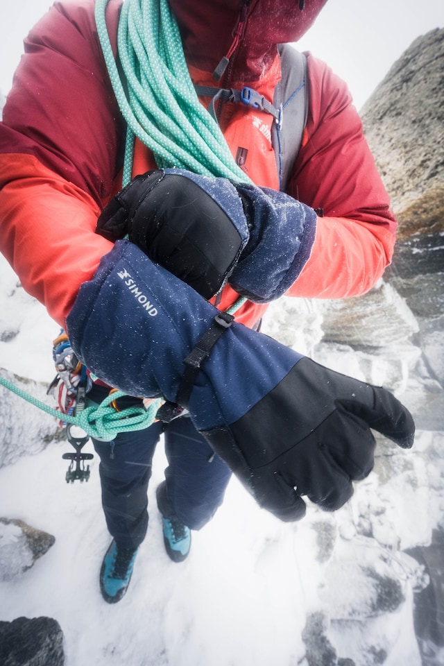 image 1 of Decathlon 2-in-1 waterproof mountaineering gloves, black