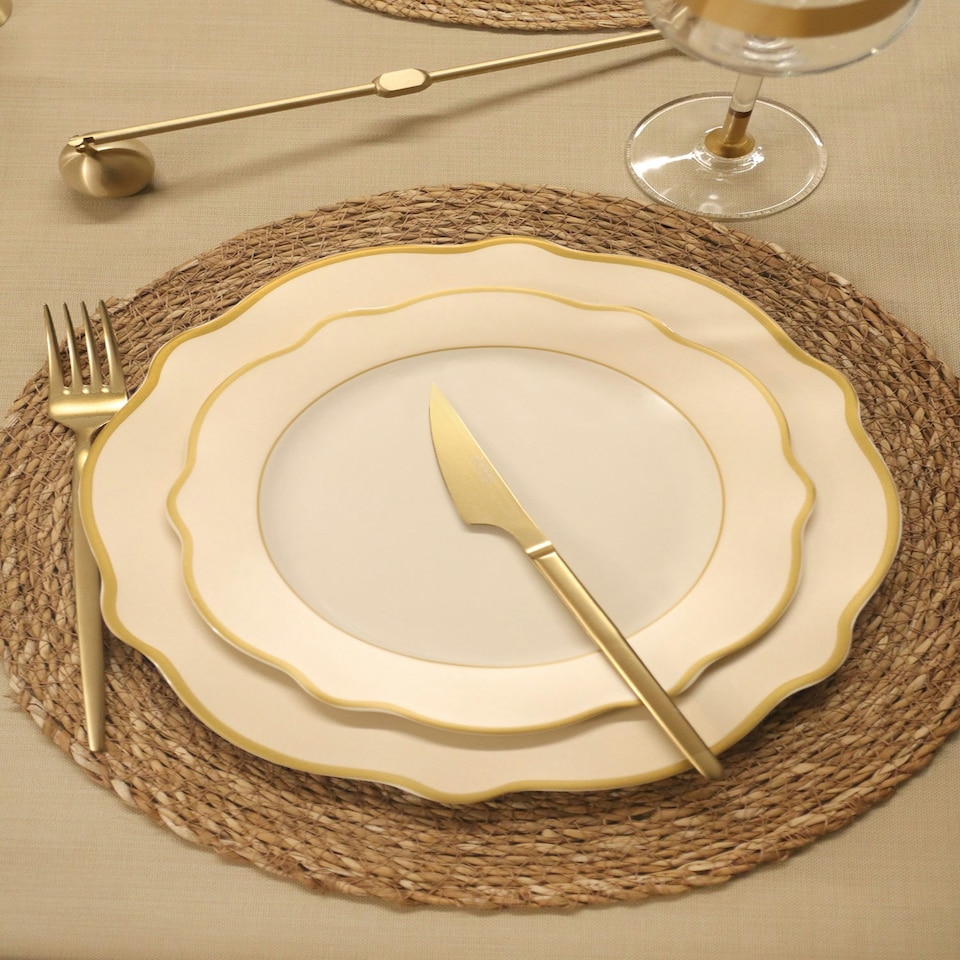 image 1 of Jaswely Collection Porcelain Dinner Plates, Set of 6 (Cream)