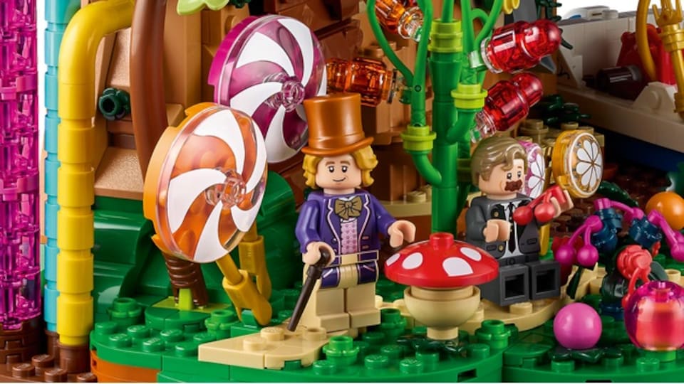image 1 of LEGO Ideas 21360 Willy Wonka and the chocolate factory