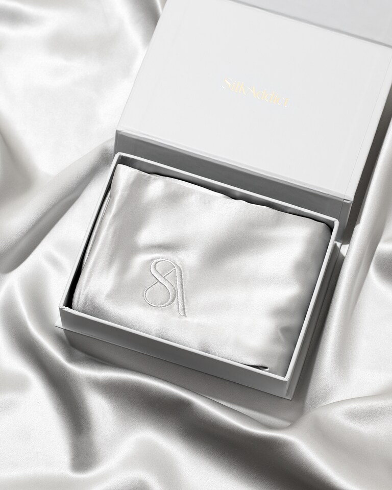 image 1 of Silk Addict 100% Mulberry Silk Pillowcase – Silver | Silver | Standard | 1