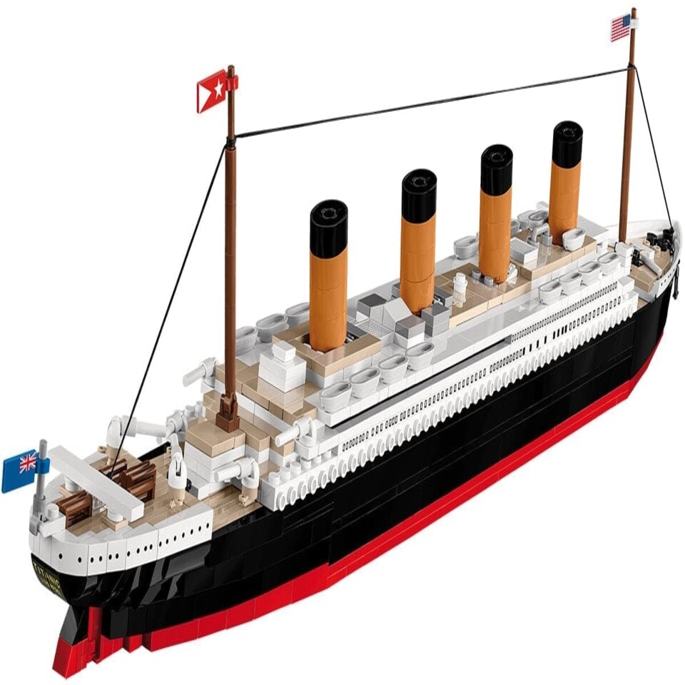 image 1 of RMS Titanic ship historic brick model - COBI 1929 - 722 bricks