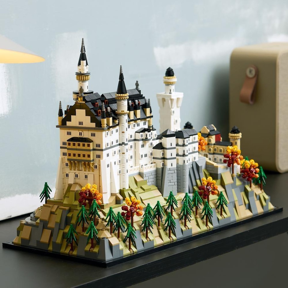 image 1 of LEGO Architecture Neuschwanstein Castle