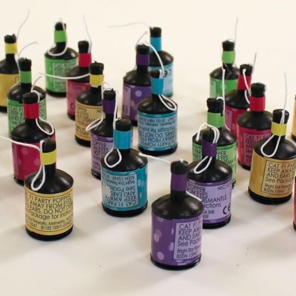 Multicoloured Party Poppers - Pack of 100