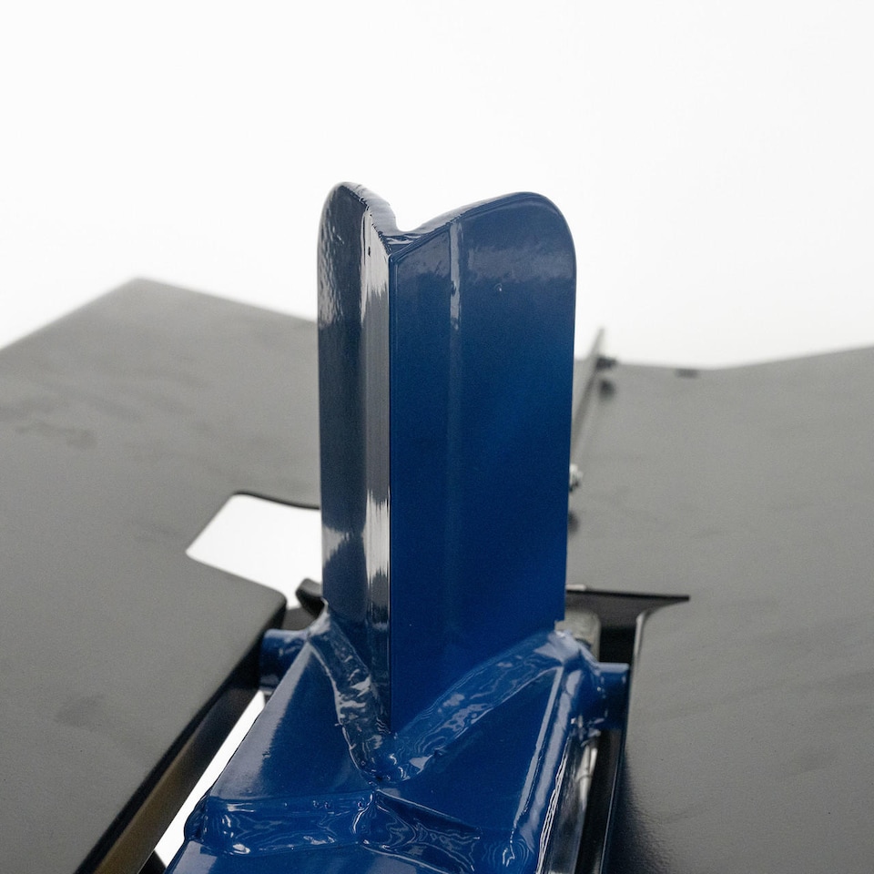 image 1 of Hyundai 7 Tonne Horizontal Electric Log Splitter with Hydraulic Ram, Steel Protection Cage 520mm Length Wood Chopper HYLS7000HE