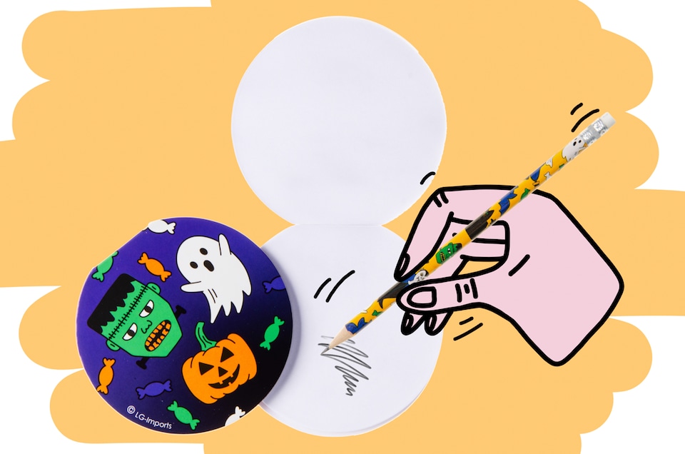 image 1 of Pack of 12 Round Halloween Notebooks 8cm