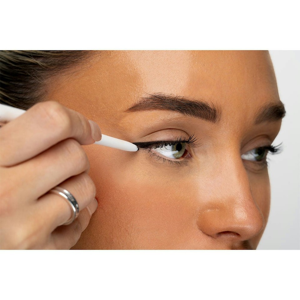 image 1 of Eye Candy Smoky Retractable Eyeliner Pencil