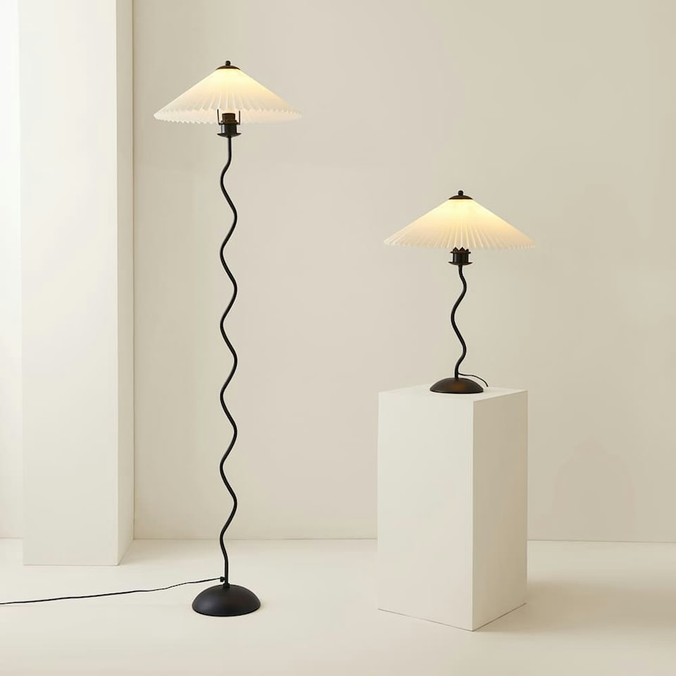 image 1 of ValueLights Wiggle Black Metal Floor Lamp with Origami Pleated Shade Black