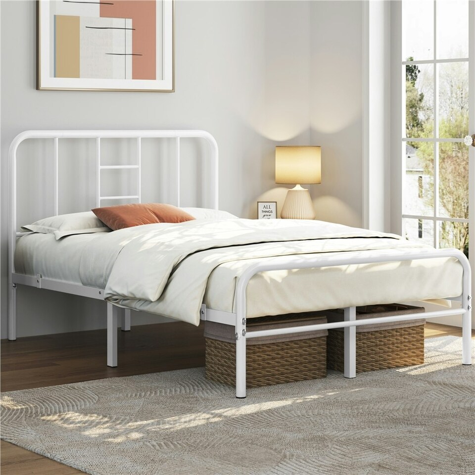 image 1 of Yaheetech Romantic 4ft6 Double Metal-Framed Bed with High Headboard White