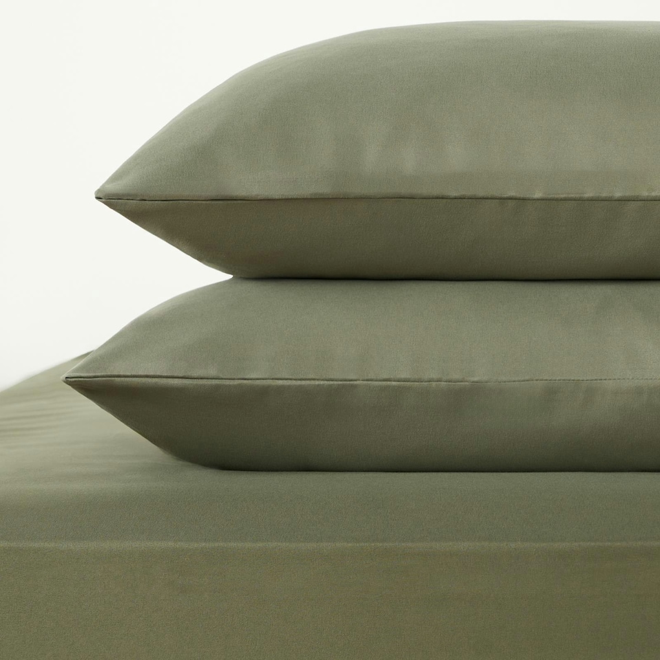 image 1 of OHS Soft Microfibre Plain Duvet Cover and Pillowcase Set, Single - Woodland Green