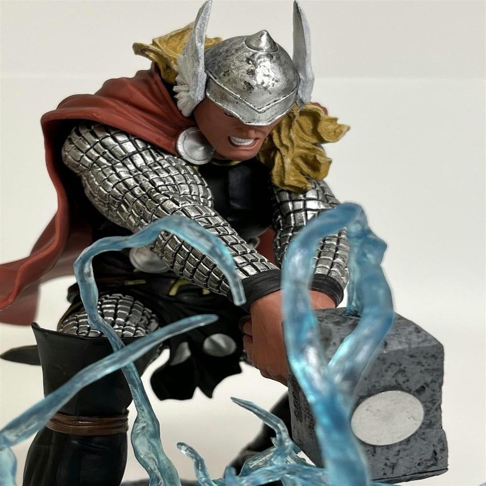 image 1 of The Mighty Thor 8 Inch Scale Gallery Diorama Diamond Select NOV182284