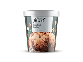 Tesco Finest Mléčný mražený krém lískooříškový s lískooříškovou polevou a kakaovými kousky 500ml