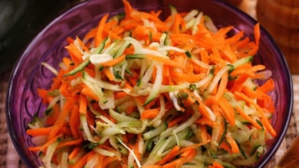 Cukkinis répasaláta