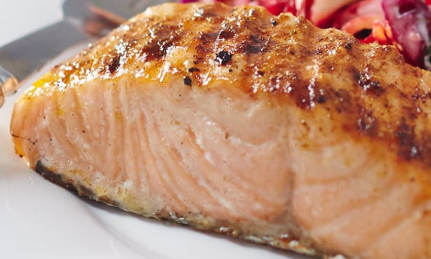 Szaftos lazac, üde brokkolipestóval