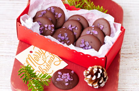 Image of "Rose and violet chocolate drops"