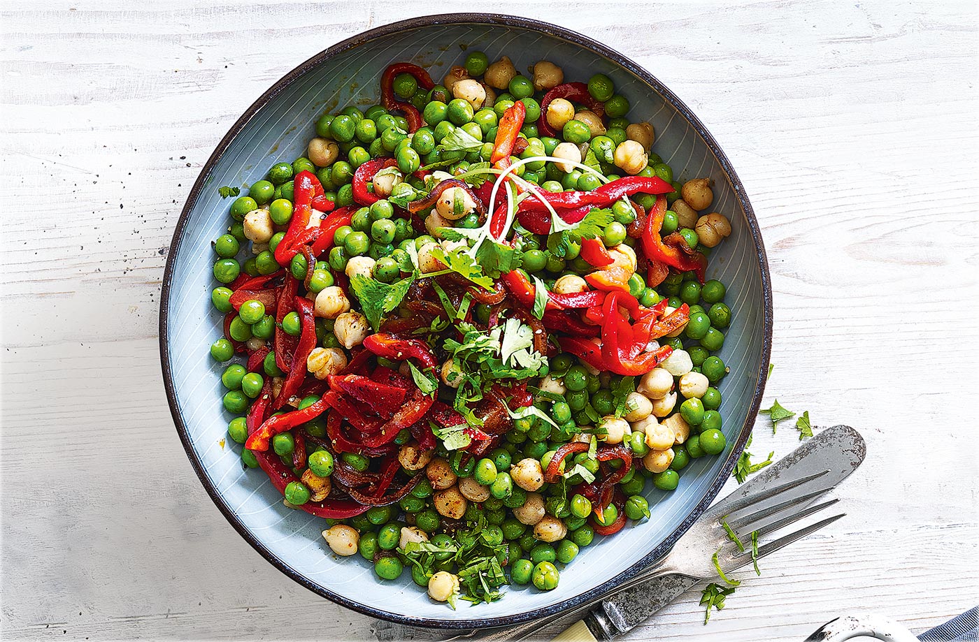 Stir-fried peas with smoky peppers