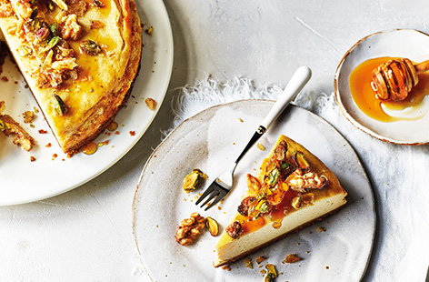 Image of "Baked fig, honey and walnut cheesecake"