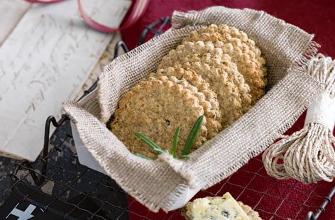 Image of "Rosemary and sea salt oatcakes"