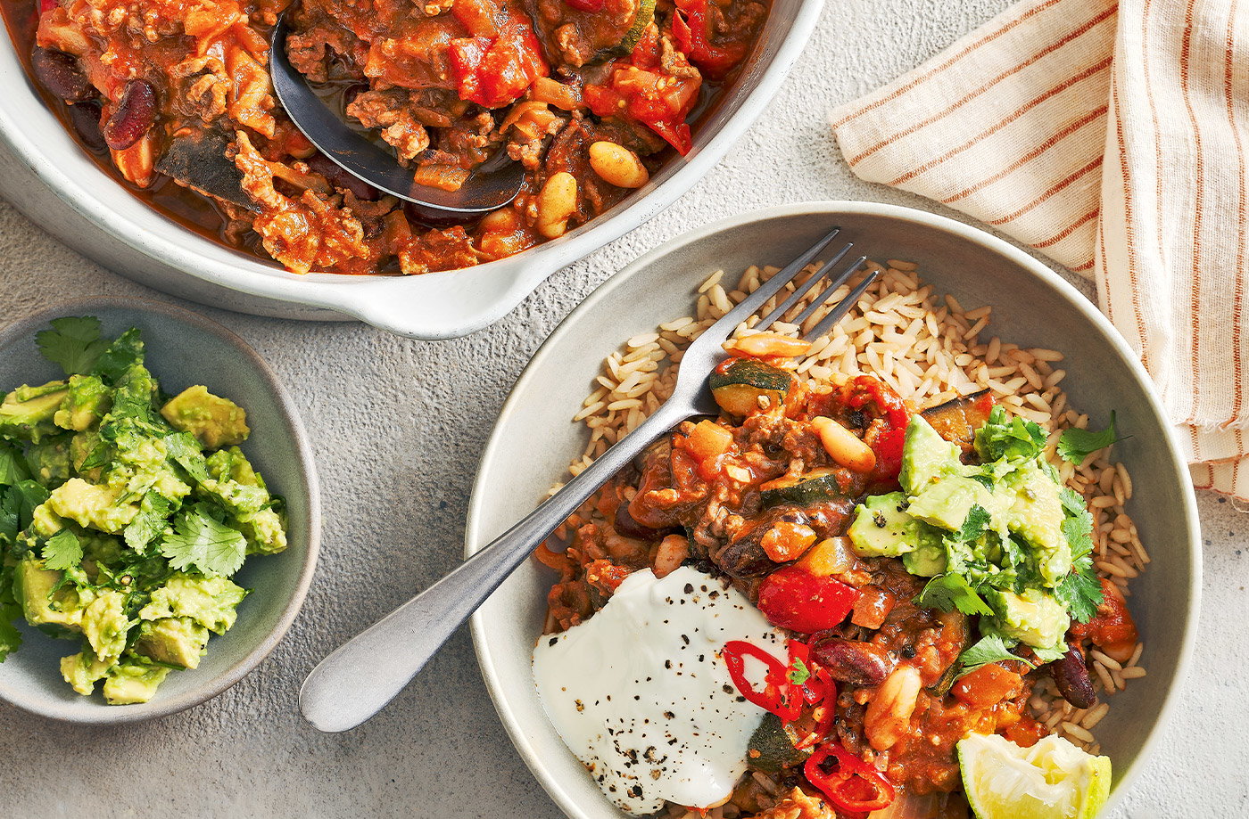 Chilli con carne with avocado