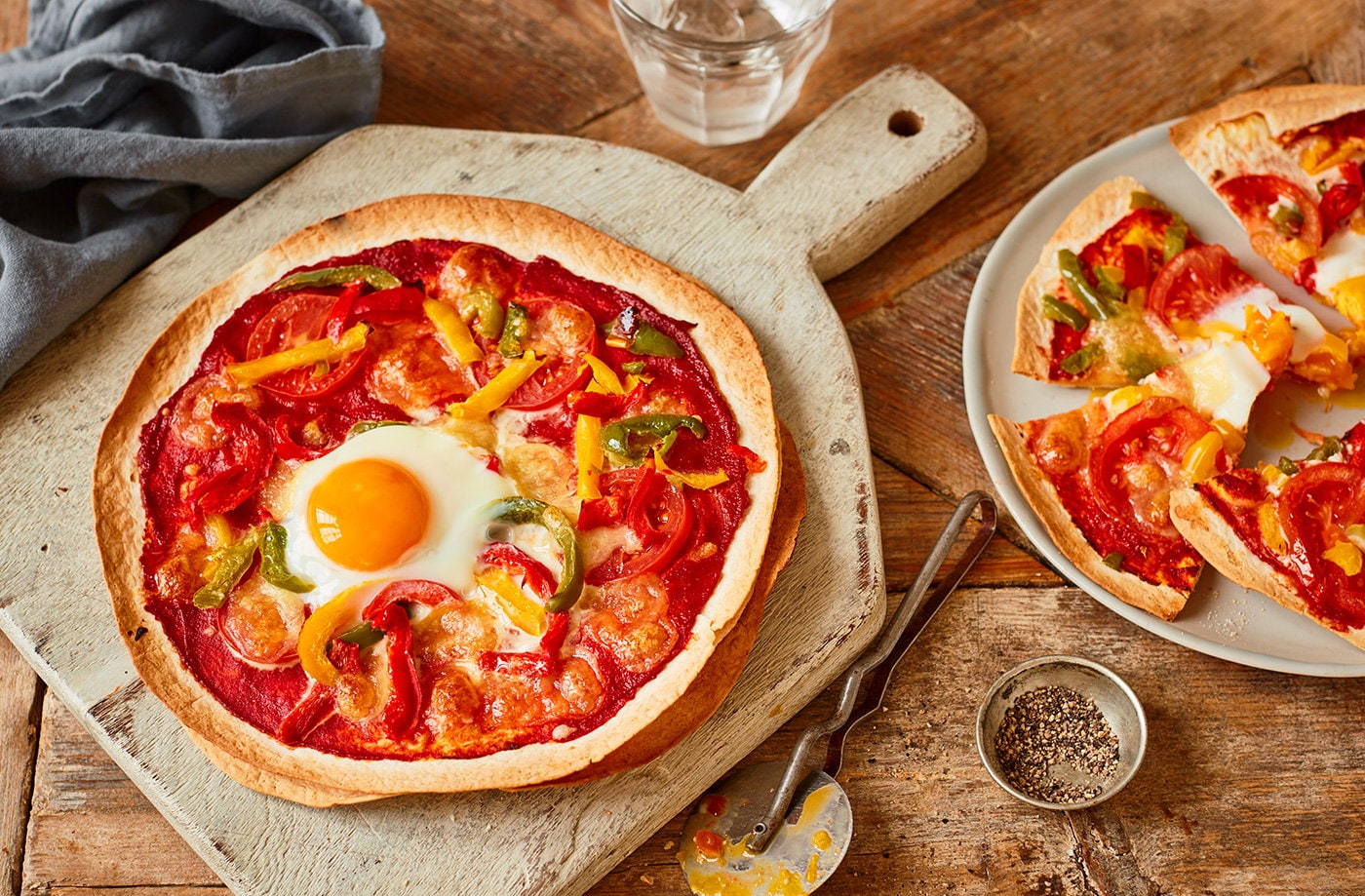 Veggie tortilla pizzas