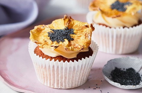 Image of "Pineapple 'sunflower' cupcakes"