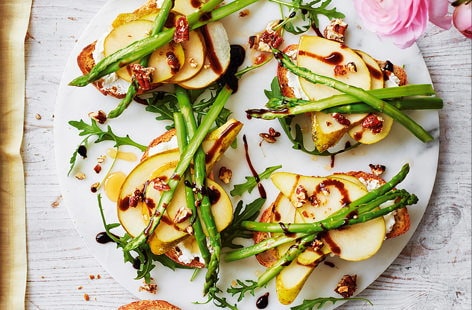 Image of "Asparagus, pear and ricotta tartines with candied pecans"