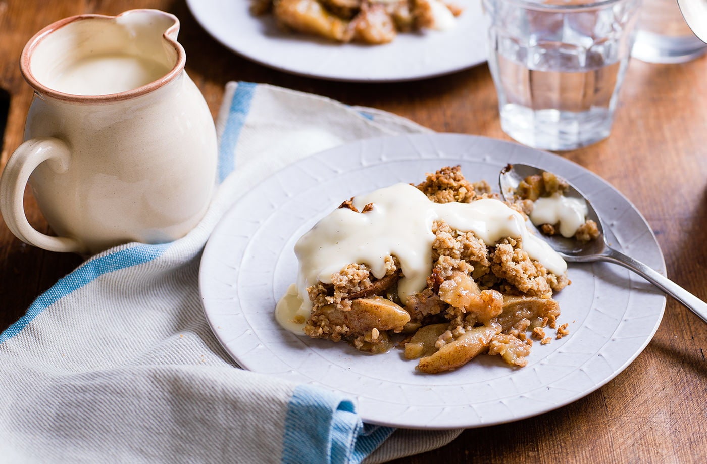 Slow-cooker apple crumble