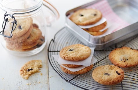 Image of "Cherry coconut biscuits"