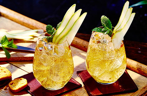 Image of "Whisky and pear iced tea"