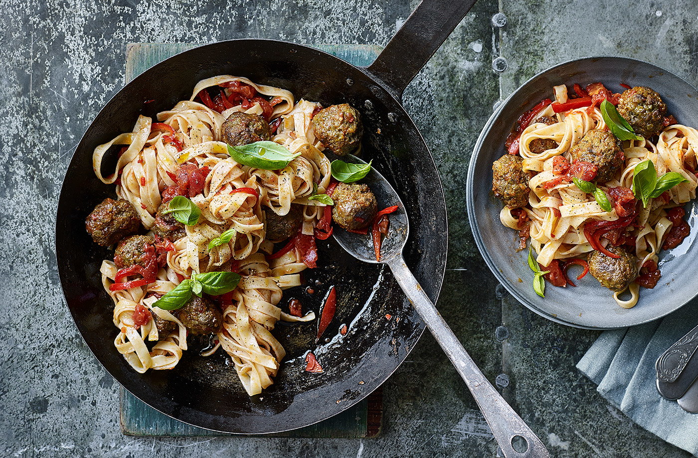 Pesto meatballs with spicy tomato sauce