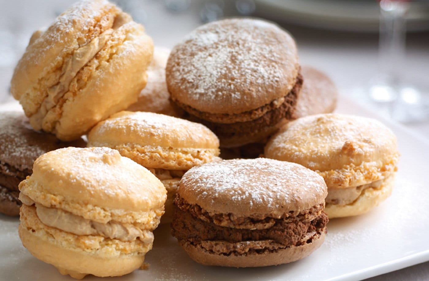 Chestnut and chocolate macarons