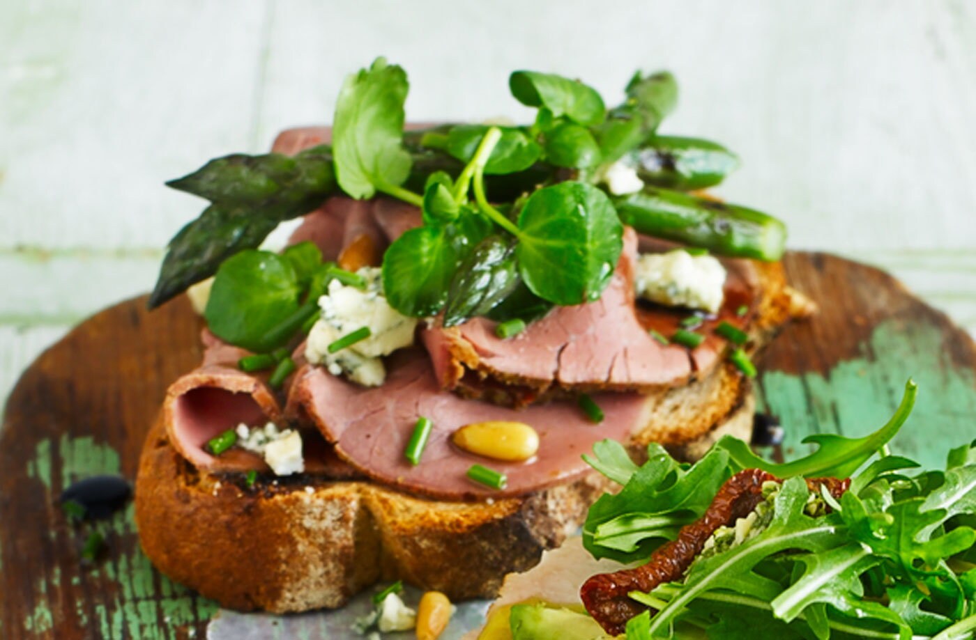 Beef and asparagus sandwich