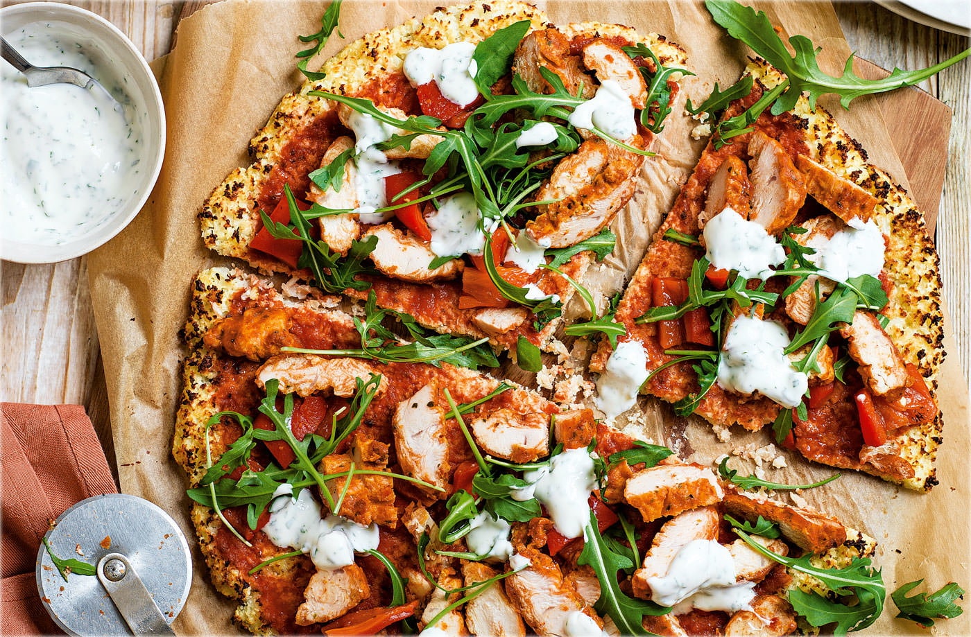 Spicy chicken cauliflower 'pizza'