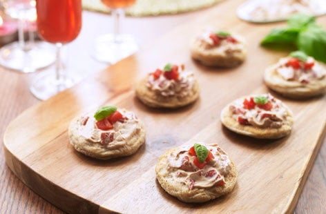 Image of "Dairy-free blinis with cheesy red pepper spread"