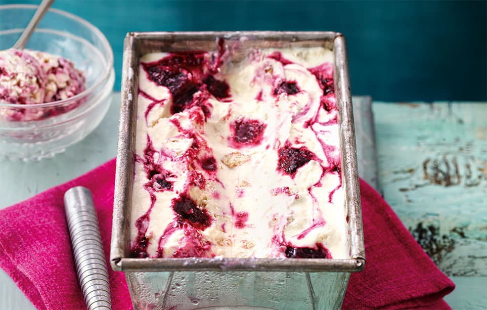 Image of "Blackberry and lemon cheesecake ice cream"