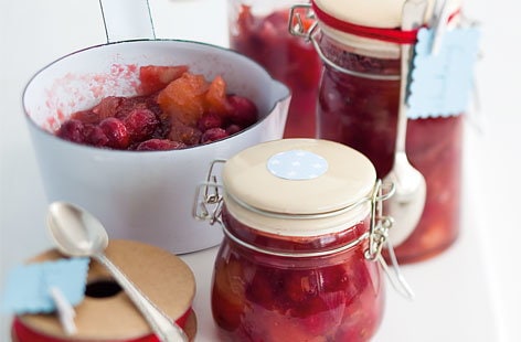 Image of "Apple, pear and cranberry chutney"