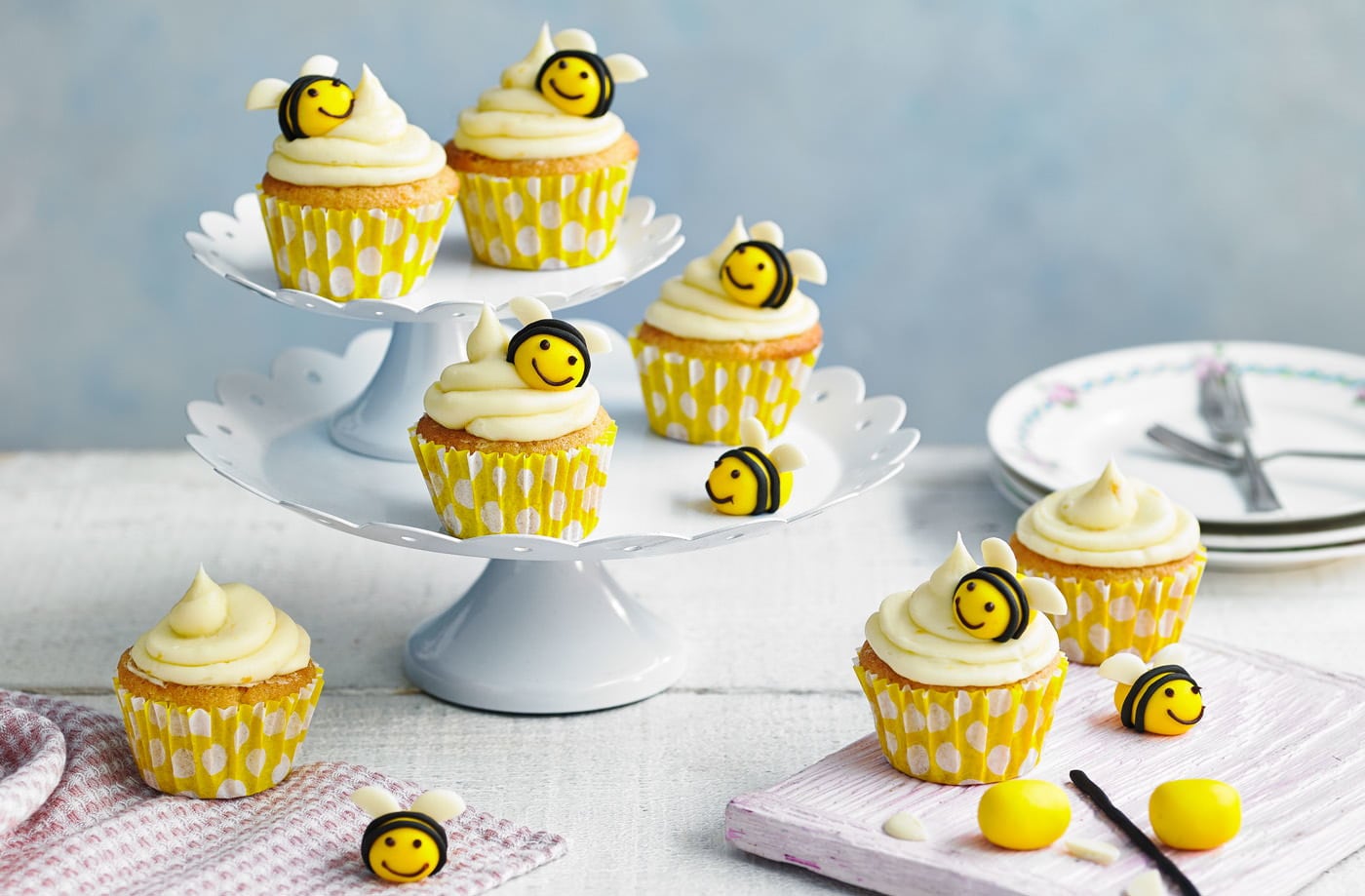 Bee cupcakes