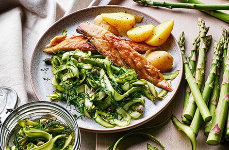 Quick pickled asparagus