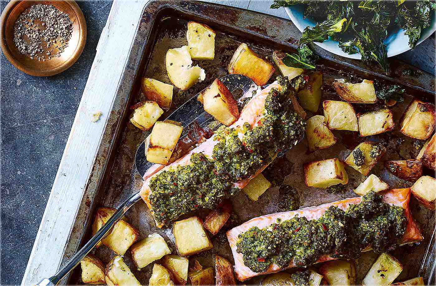 Baked salmon with kale pesto