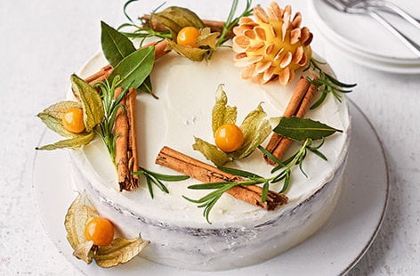 Image of "Woodland wreath Christmas cake"