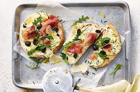 Image of "Cheat's white pizza"