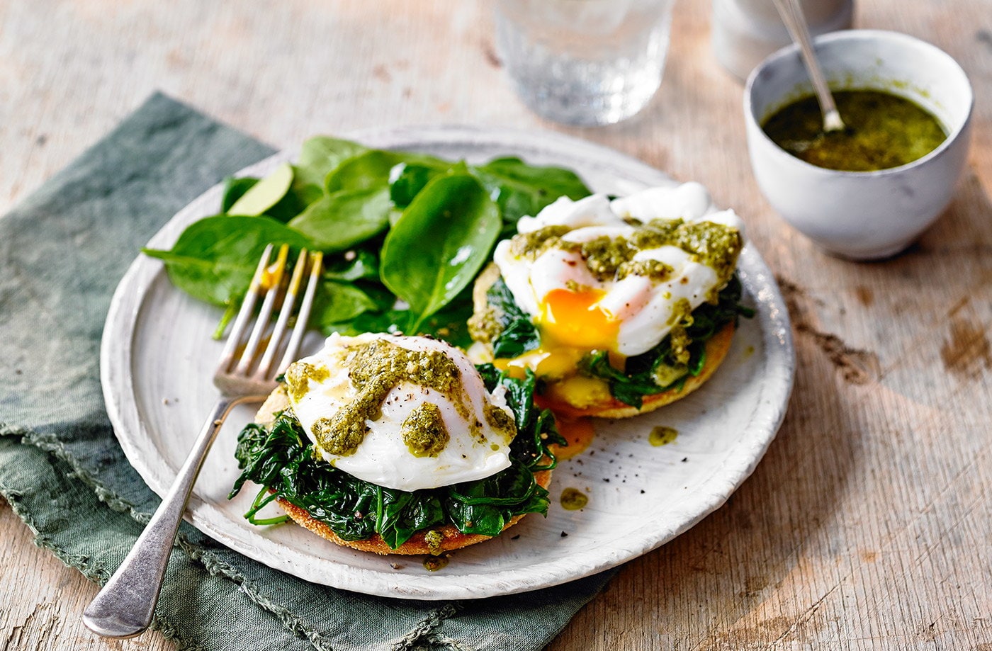 Pesto eggs Florentine