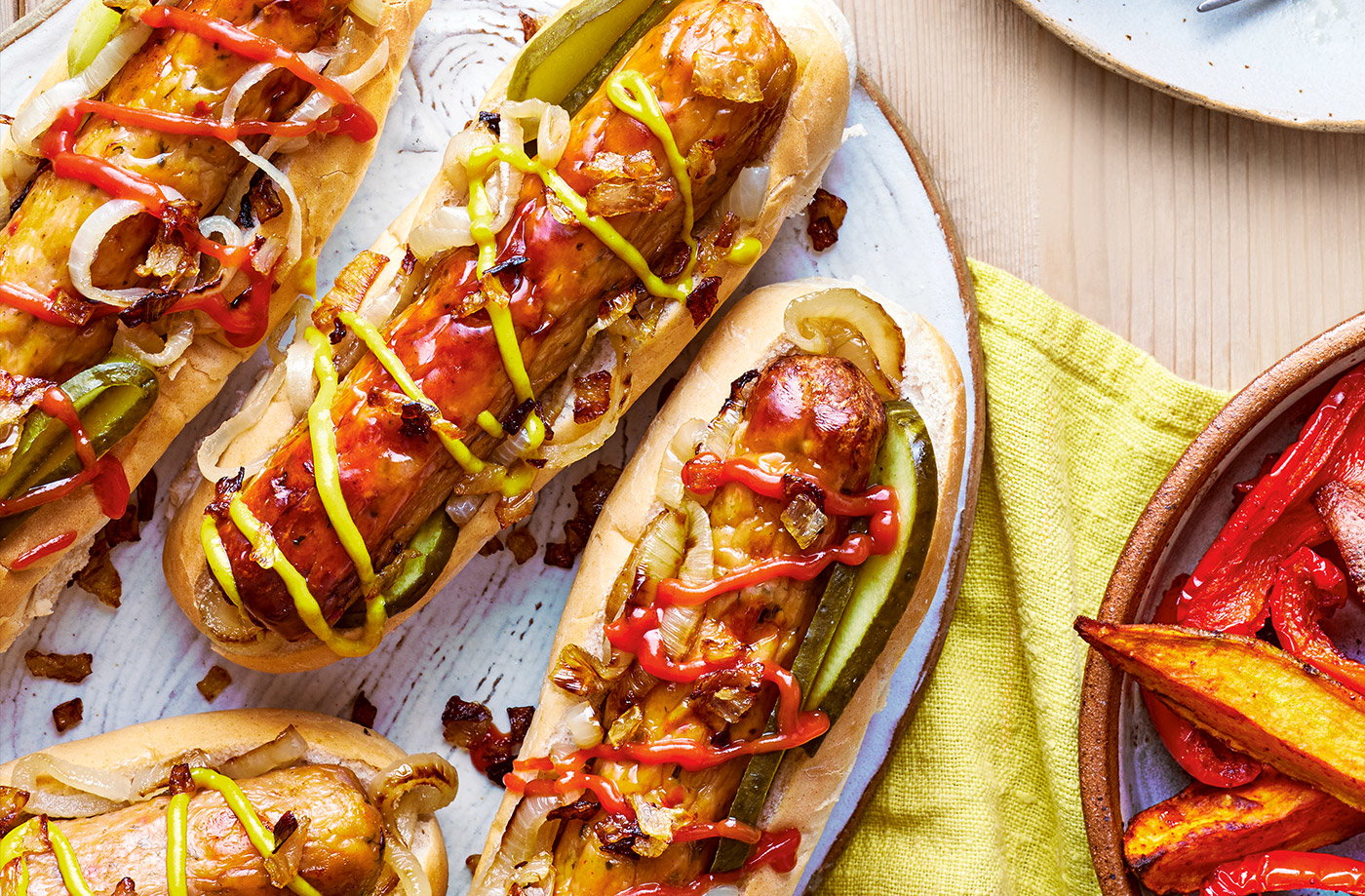 One-tray hot dogs with wedges