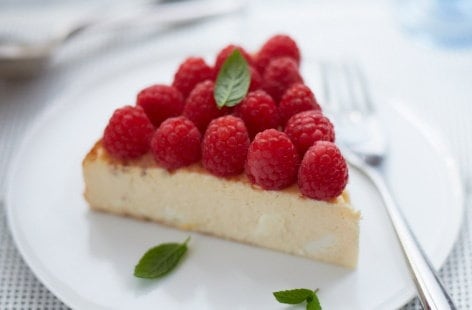 Image of "Lemon cheesecake with raspberries "