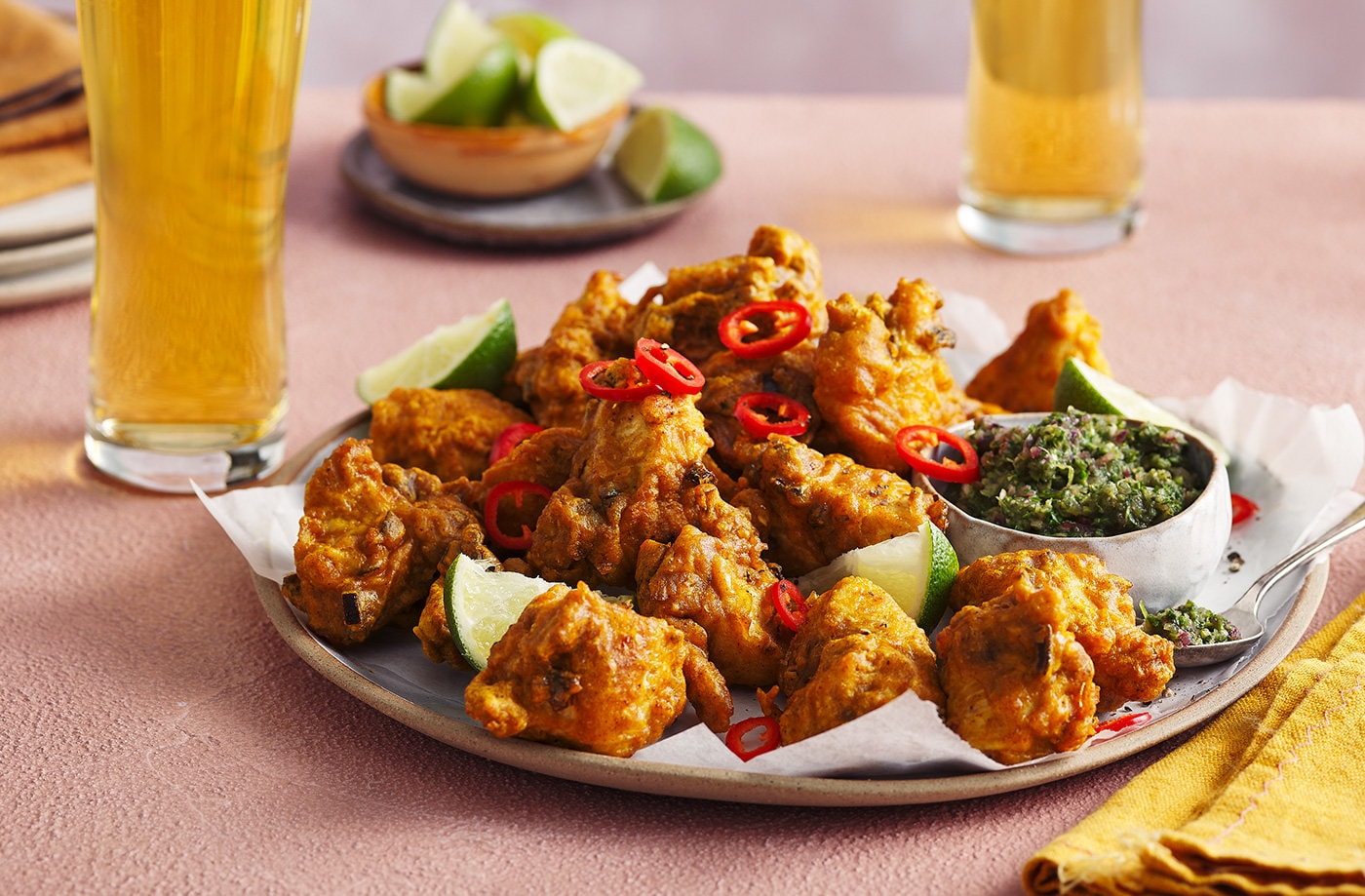 Pakora chicken with a green chutney