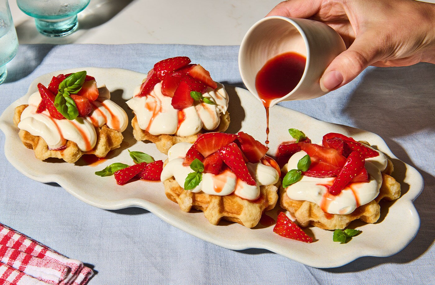 1400x919_Strawberries&Cream_Sharer