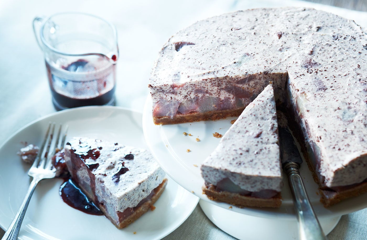 Cinnamon pear and chocolate cheesecake