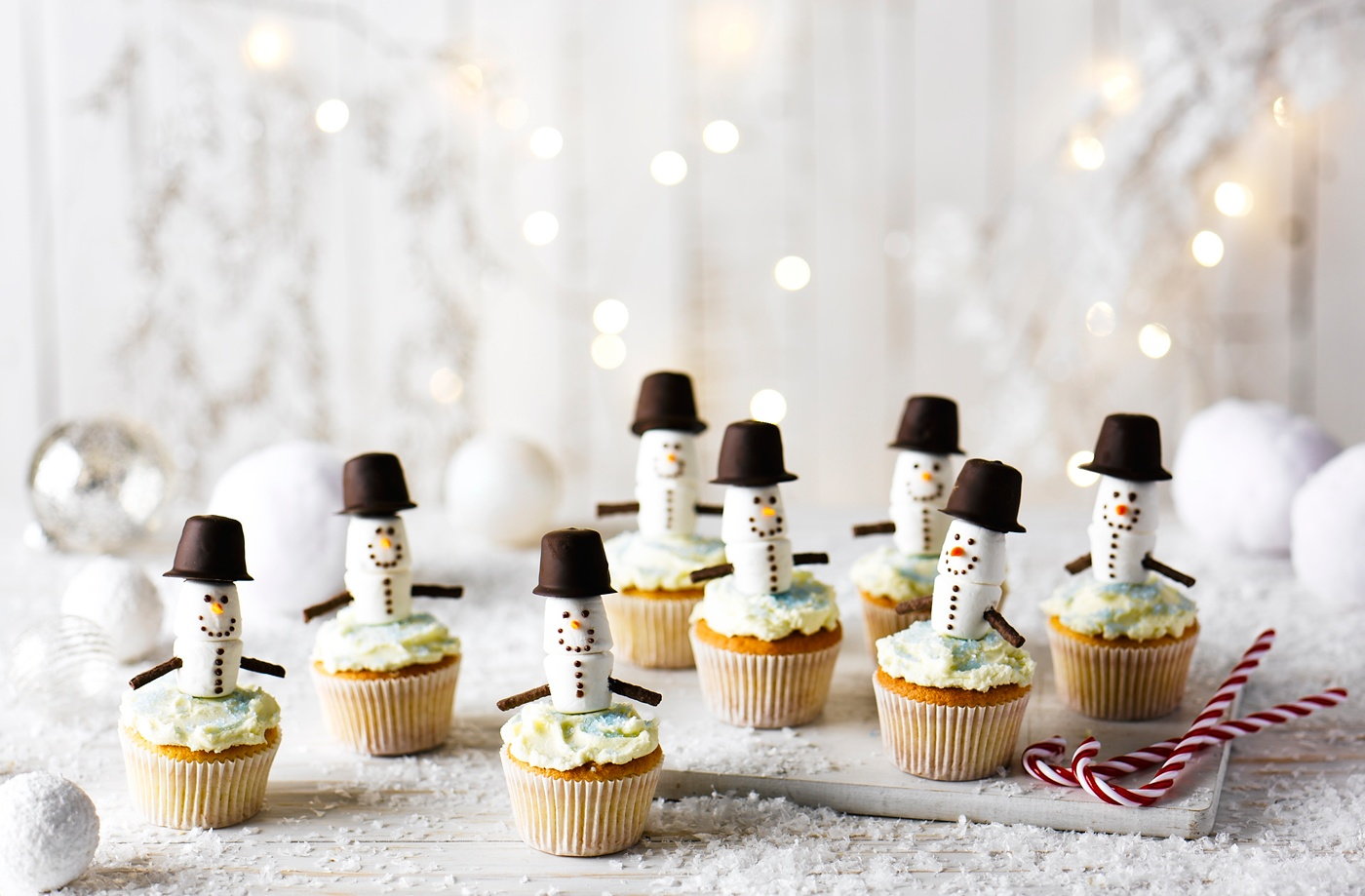 Snowman cupcakes